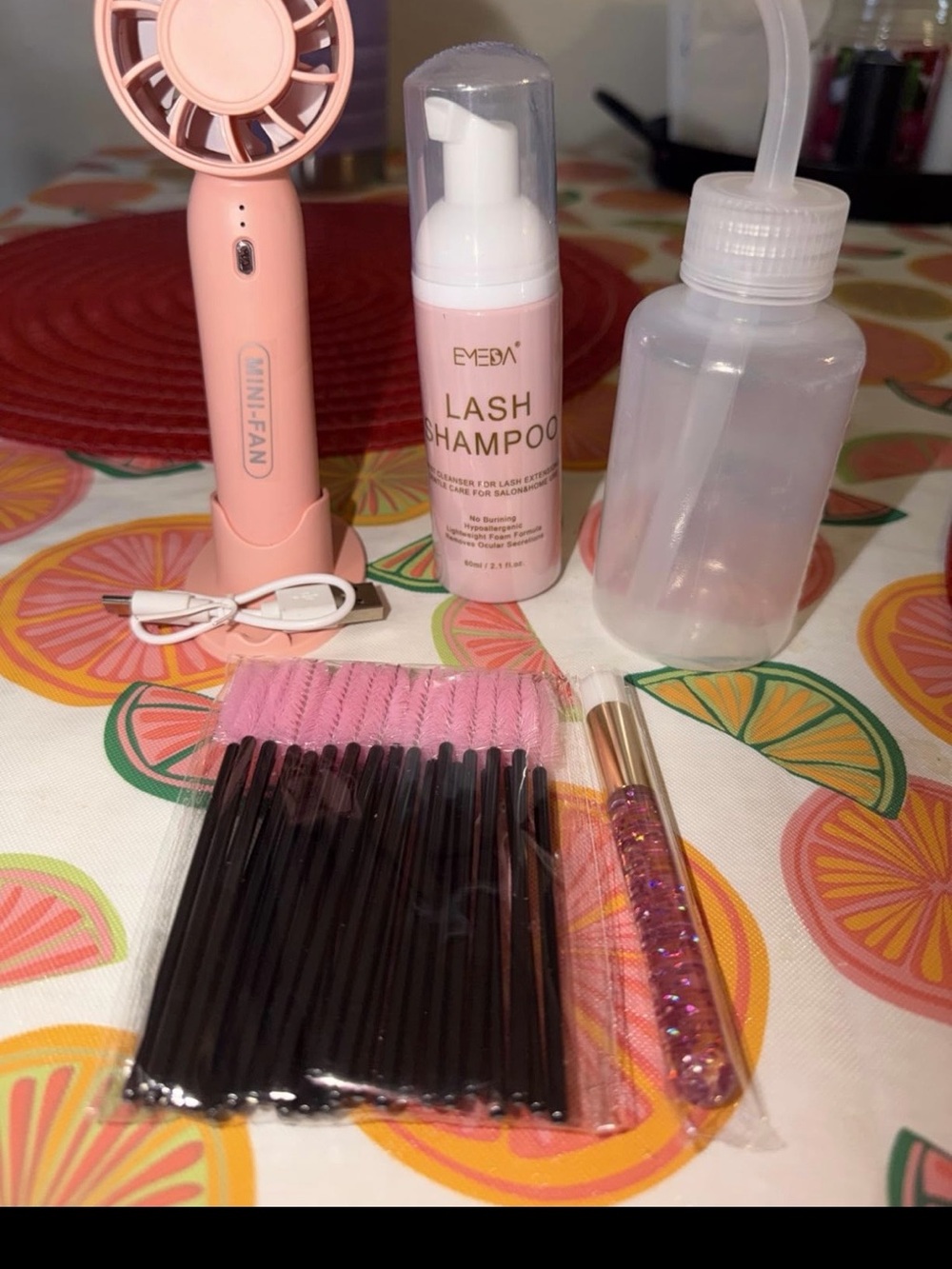 Eve Pink Lash Shampoo & Tool Kit with Rose Pink Fan and Applicators